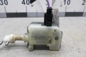 Изображение товара 122996 - 00122996 aktivator zamka kryshki toplivnogo baka Mercedes A klasse 1