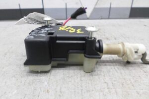 Изображение товара 122996 - 00122996 aktivator zamka kryshki toplivnogo baka Mercedes A klasse 3