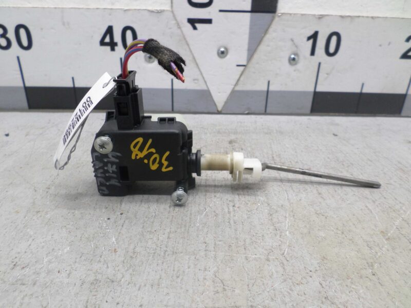 Изображение товара 122996 - 00122996 aktivator zamka kryshki toplivnogo baka Mercedes A klasse