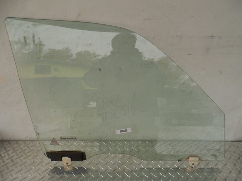 Изображение товара 123366 - 00123366 steklo dveri perednej pravoj Renault Duster