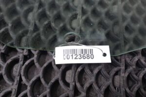 Изображение товара 123680 - 00123680 steklo dveri zadnej pravoj 2