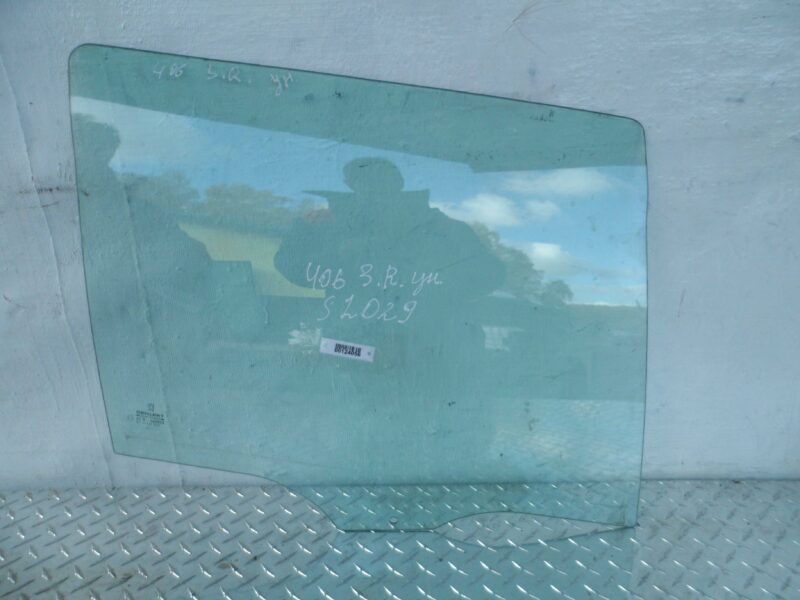 Изображение товара 124056 - 00124056 steklo dveri zadnej pravoj Mercedes SLK