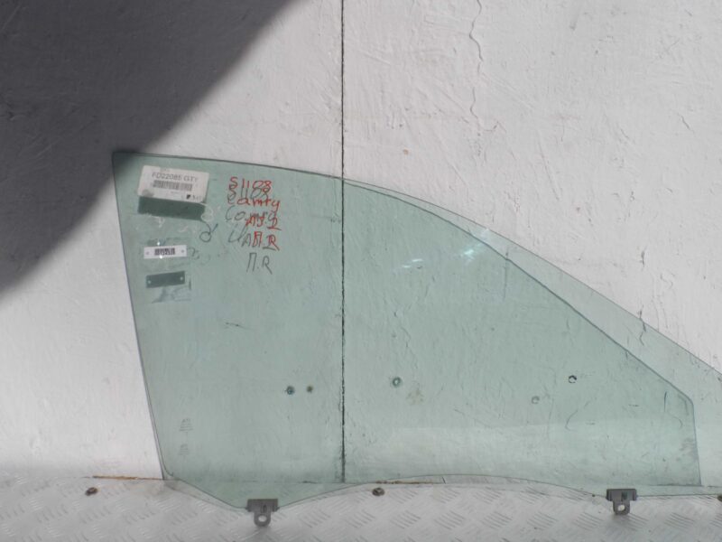 Изображение товара 124328 - 00124328 steklo dveri perednej pravoj Subaru Impreza