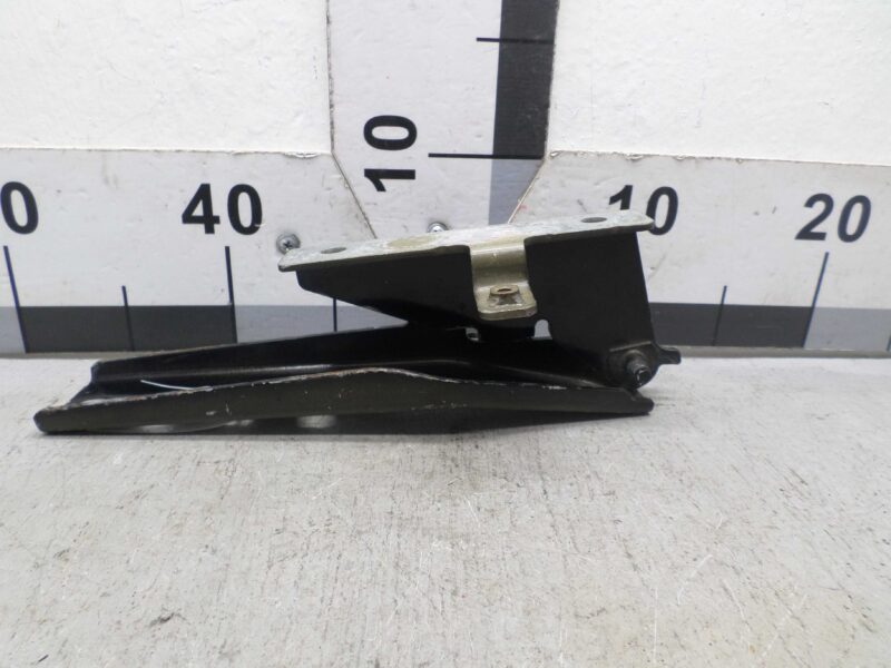 Изображение товара 124334 - 00124334 petlya kapota pravaya Pontiac Vibe