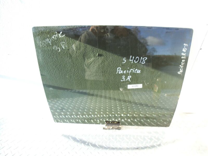 Изображение товара 124350 - 00124350 steklo dveri zadnej pravoj