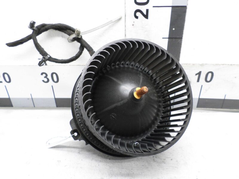 Изображение товара 124773 - 00124773 ventilyator otopitelya (motorchik pechki)