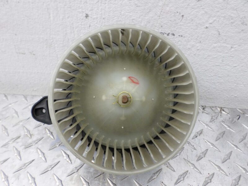 Изображение товара 126356 - 00126356 ventilyator otopitelya (motorchik pechki)