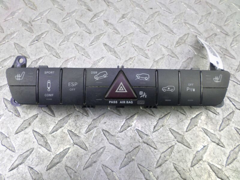 Изображение товара 126357 - 00126357 knopka avarijnoj signalizatsii Ford Expedition