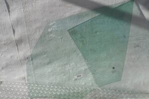 Изображение товара 126505 - 00126505 steklo dveri perednej levoj Bentley Continental