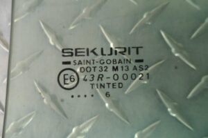 Изображение товара 126534 - 00126534 steklo dveri zadnej levoj 1