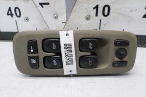 Изображение товара 126758 - 00126758 knopka steklopodemnika Volvo XC70