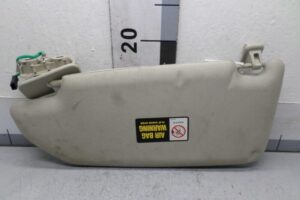 Изображение товара 126850 - 00126850 kozyrek solntsezaschitnyj Volvo V50 1