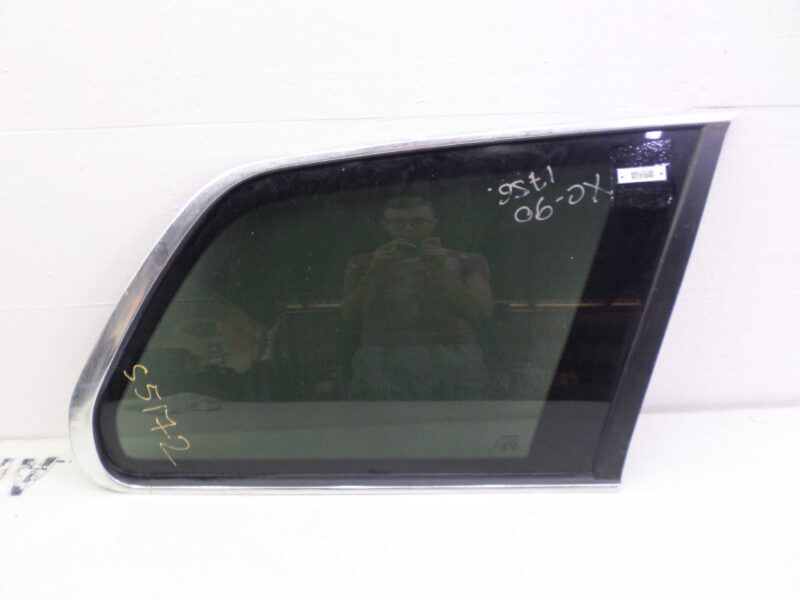 Изображение товара 127269 - 00127269 steklo kuzovnoe pravoe Volvo V50