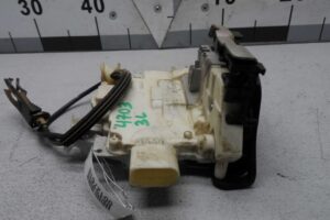 Изображение товара 127618 - 00127618 zamok dveri zadnej levoj Toyota Corolla Verso 3