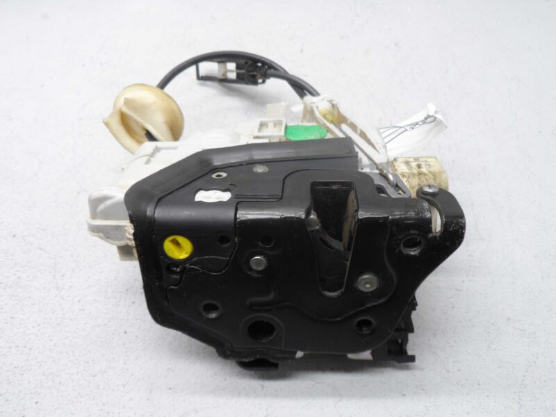 Изображение товара 127618 - 00127618 zamok dveri zadnej levoj Toyota Corolla Verso