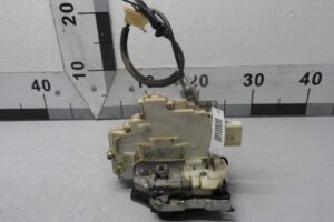 Изображение товара 102830 - 00127618 zamok dveri zadnej pravoj Toyota Corolla Verso 2