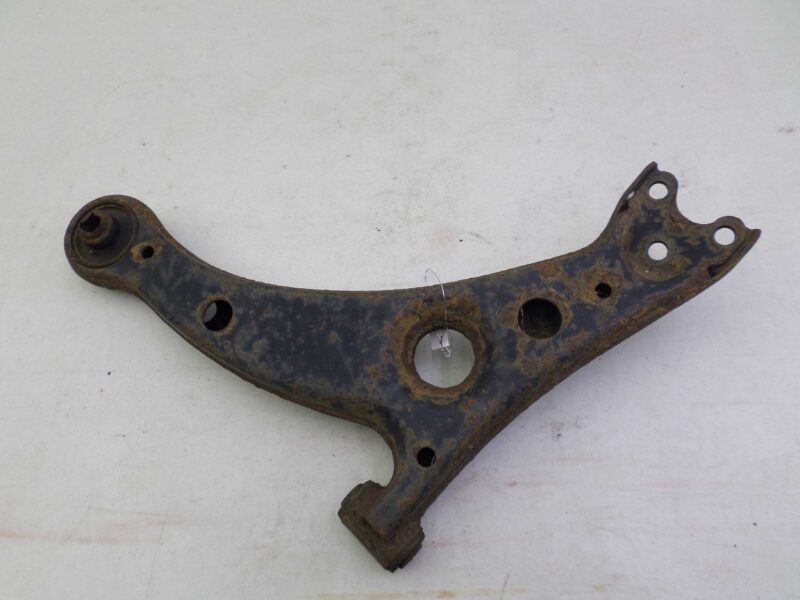 Изображение товара 128018 - 00128018 rychag perednij pravyj nizhnij SAAB 900