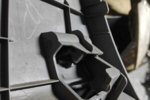 Изображение товара 128602 - 00128602 ruchka otkryvaniya kapota 1