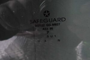 Изображение товара 128905 - 00128905 steklo dveri zadnej levoj 2