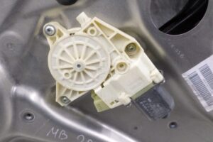 Изображение товара 128908 - 00128908 steklopodemnik zadnij pravyj Honda Ridgeline 2