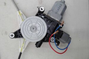 Изображение товара 130298 - 00130298 steklo dveri zadnej levoj Peugeot 107 3