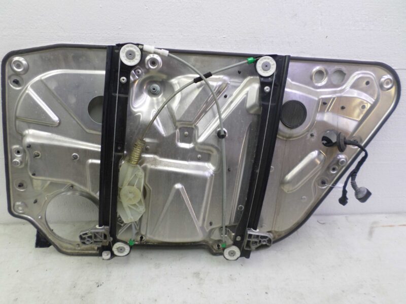 Изображение товара 130507 - 00130507 steklopodemnik zadnij levyj Toyota Carina E