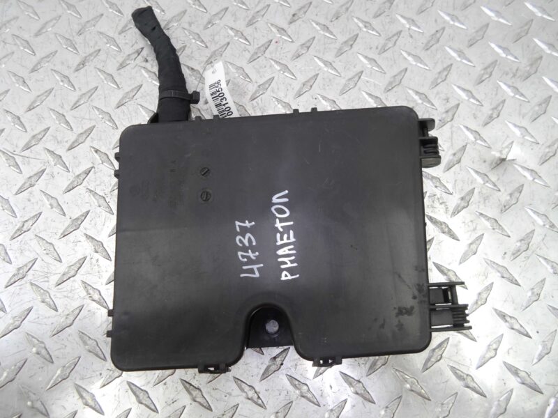 Изображение товара 130556 - 00130556 blok predokhranitelej Toyota Carina E