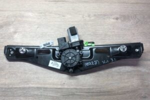 Изображение товара 130786 - 00130786 steklopodemnik zadnij levyj