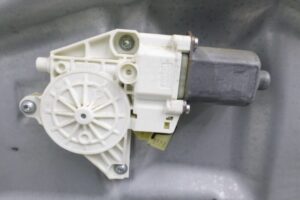 Изображение товара 131269 - 00131269 steklopodemnik perednij pravyj Ford Escort 1