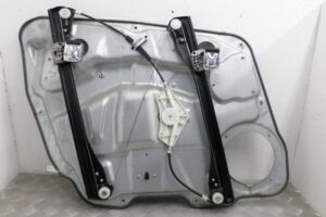 Изображение товара 131269 - 00131269 steklopodemnik perednij pravyj Ford Escort 2