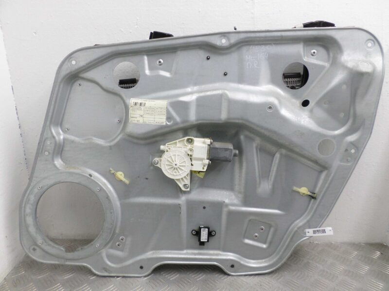 Изображение товара 131269 - 00131269 steklopodemnik perednij pravyj Ford Escort