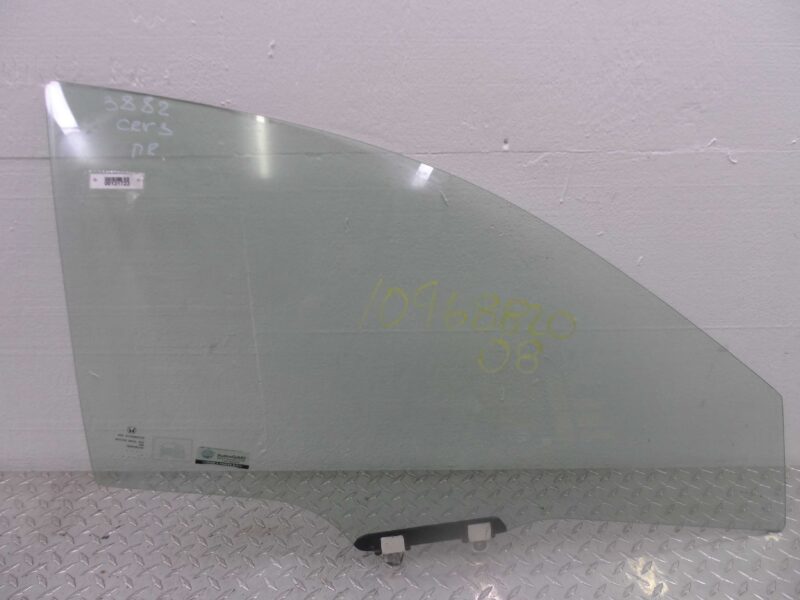 Изображение товара 131723 - 00131723 steklo dveri perednej pravoj Renault Sandero