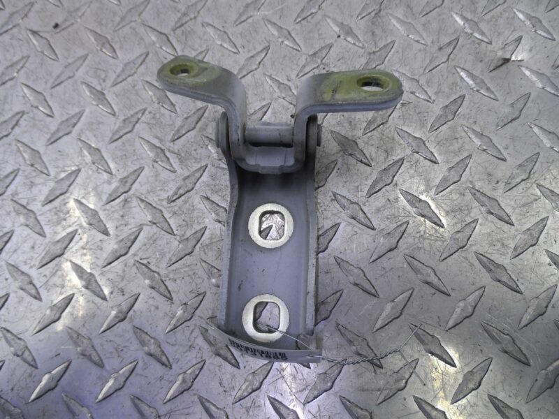 Изображение товара 131885 - 00131885 petlya dveri perednyaya