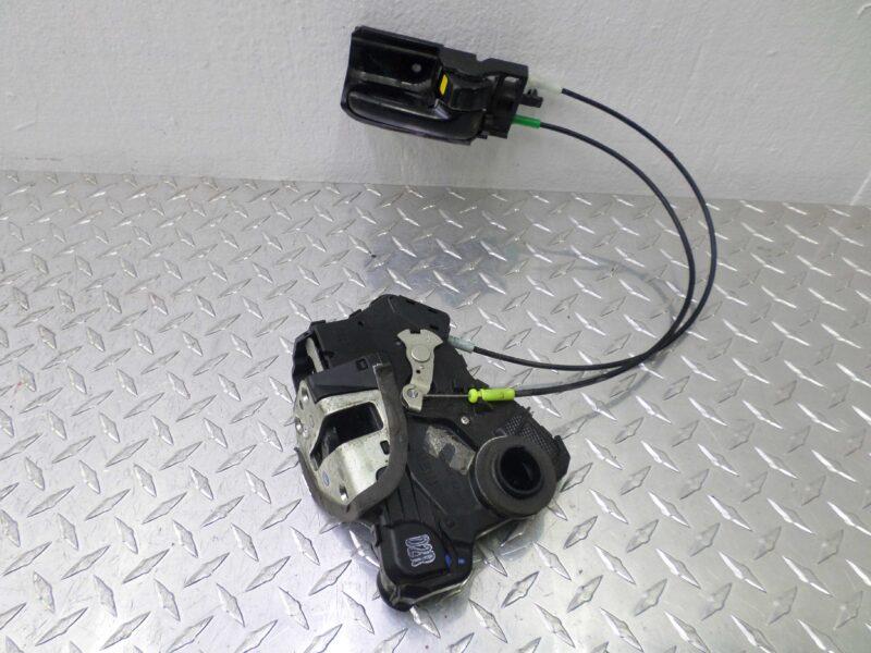 Изображение товара 132506 - 00132506 zamok dveri perednej pravoj Mercedes CL