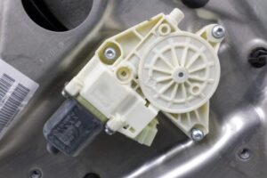 Изображение товара 132671 - 00132671 steklopodemnik zadnij levyj Honda Ridgeline 1