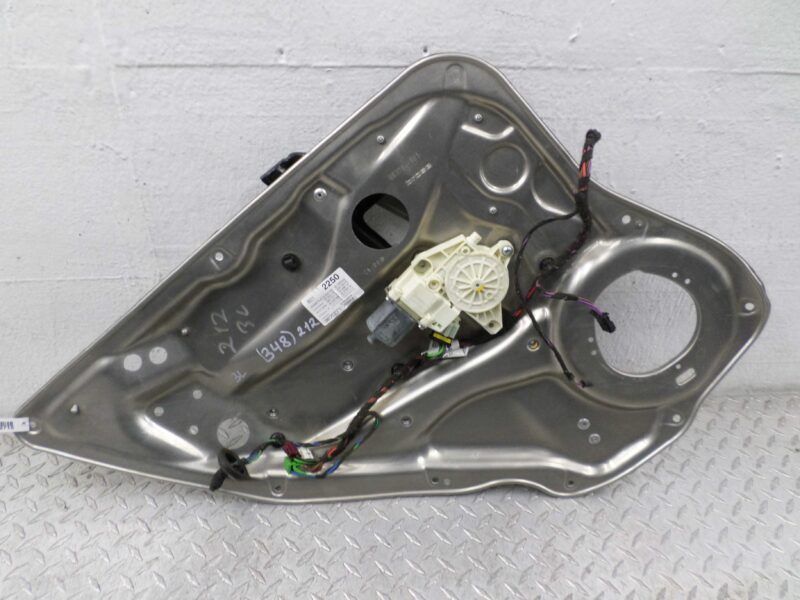 Изображение товара 132715 - 00132715 steklopodemnik zadnij levyj Ford Explorer