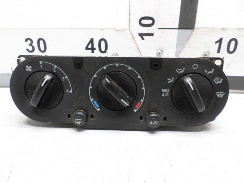 Изображение товара 132864 - 00132864 pereklyuchatel otopitelya BMW 4 Series