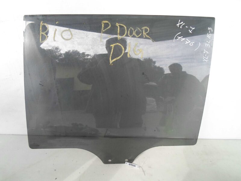 Изображение товара 132895 - 00132895 steklo dveri zadnej levoj Porsche Macan