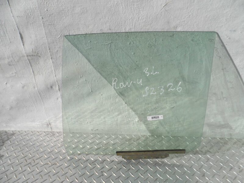 Изображение товара 133015 - 00133015 steklo dveri zadnej levoj Rover 75