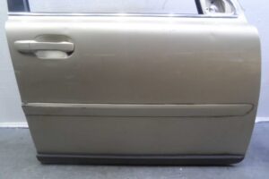 Изображение товара 133092 - 00133092 dver perednyaya pravaya Volvo V50 1