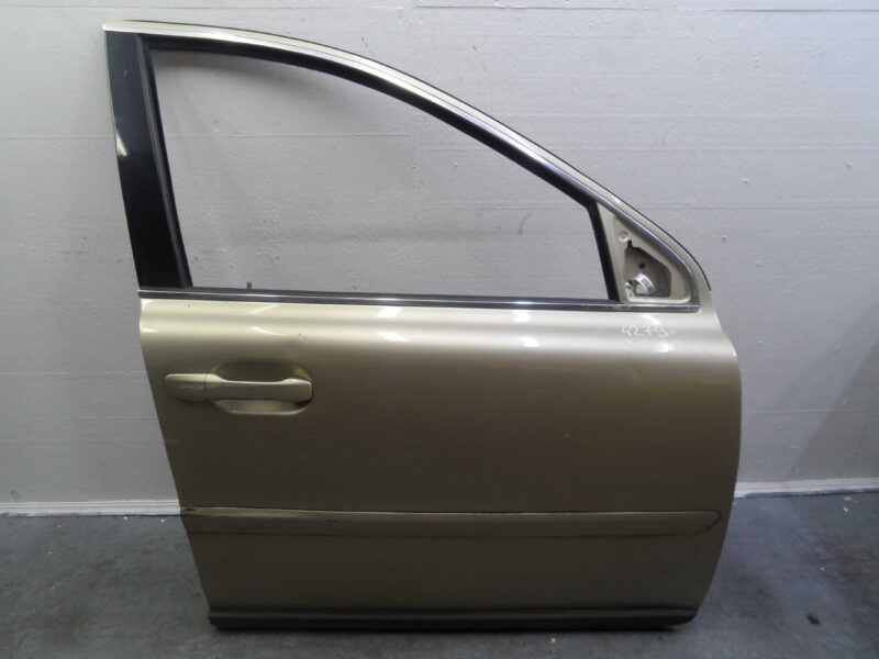 Изображение товара 133092 - 00133092 dver perednyaya pravaya Volvo V50