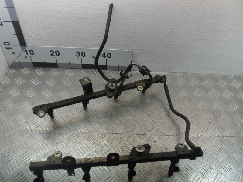 Изображение товара 133181 - 00133181 toplivnaya rampa SAAB 9 3