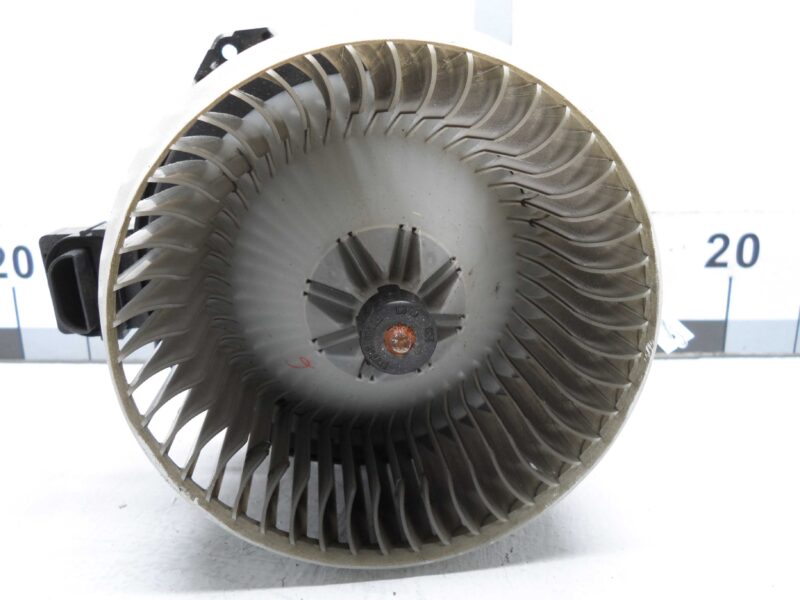 Изображение товара 133184 - 00133184 ventilyator otopitelya (motorchik pechki)