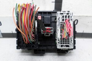 Изображение товара 133376 - 00133376 blok predokhranitelej Pontiac Vibe 1