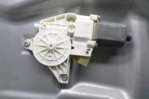 Изображение товара 133436 - 00133436 steklopodemnik perednij pravyj Ford Expedition 1
