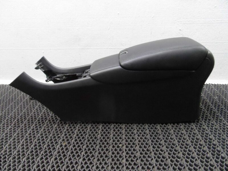 Изображение товара 133666 - 00133666 podlokotnik Toyota Hiace