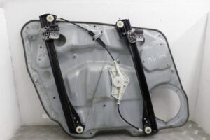 Изображение товара 133726 - 00133726 steklopodemnik perednij pravyj Ford Escort 2