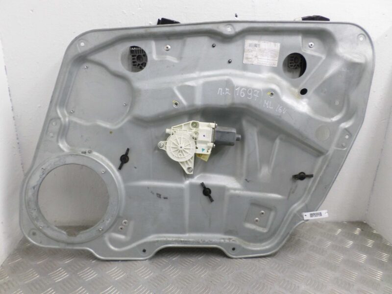 Изображение товара 133726 - 00133726 steklopodemnik perednij pravyj Ford Escort