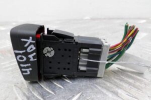 Изображение товара 133956 - 00133956 knopka avarijnoj signalizatsii 1