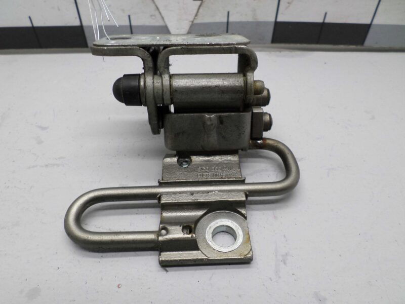 Изображение товара 134064 - 00134064 petlya dveri perednyaya Volkswagen Lupo